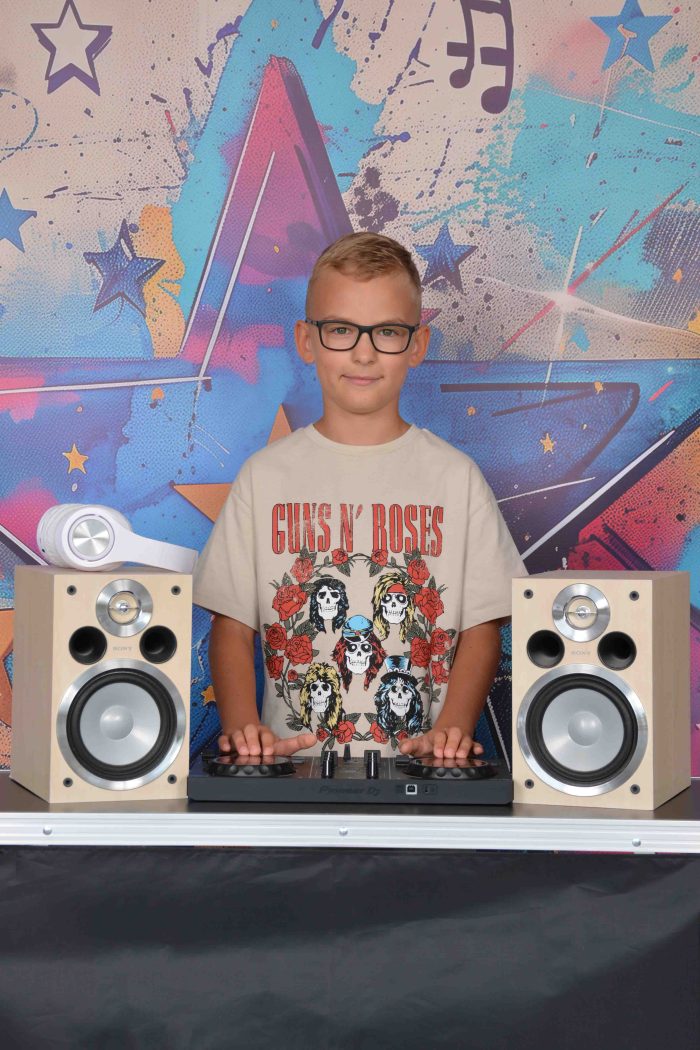 DJ